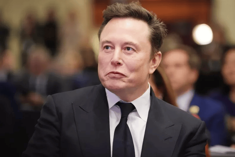 关于VAR判罚再引争议，马竞对阵阿贾克斯裁判判点引发巨大争议的信息
